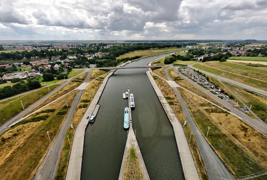 Scheepsliften belgie kabellift van Strepy-Thieu scheepslift 1 2 3 4 hellend vlak van Ronquieres Houdeng Goegnies Aimeries historisch Canal du Centre Bracquegnies hdr